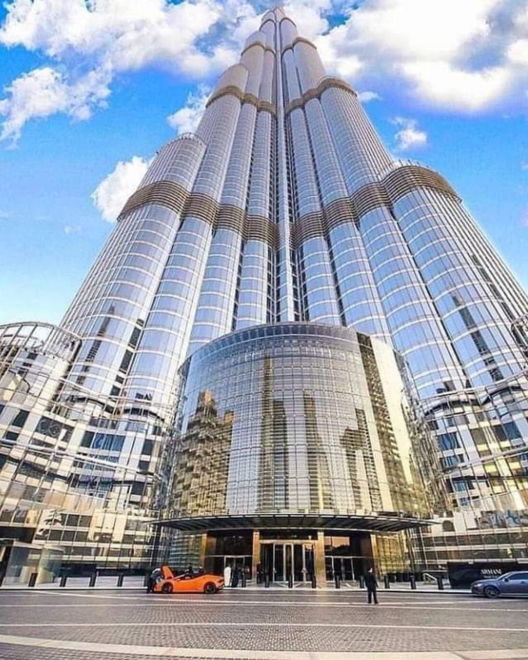 Burj Khalifa (Dubai, UAE)